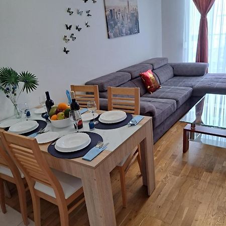 Mariposa, Apartment With Balcony, Private Parking In The Garage, Near The Biggest Shopping Center Mall Of Split Zewnętrze zdjęcie
