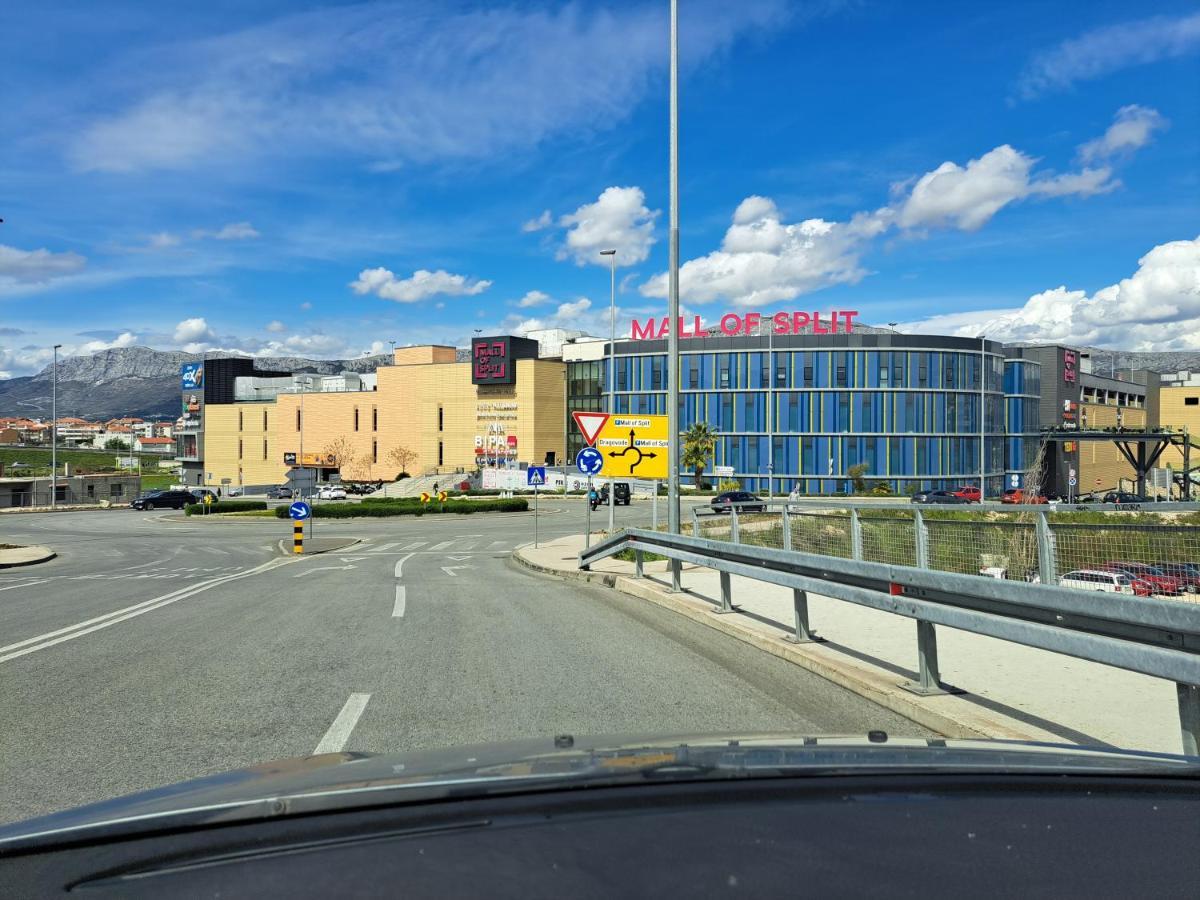Mariposa, Apartment With Balcony, Private Parking In The Garage, Near The Biggest Shopping Center Mall Of Split Zewnętrze zdjęcie